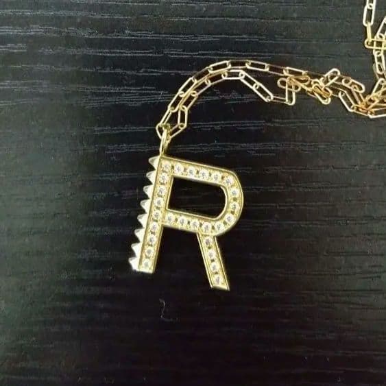 Cadeaux イニシャル R　ダイヤモンド　カドー　ネックレス　セット