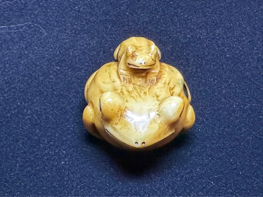 根付　アンティーク　象牙調　彫刻 細工 古美術品　 置物　細密細工　骨董