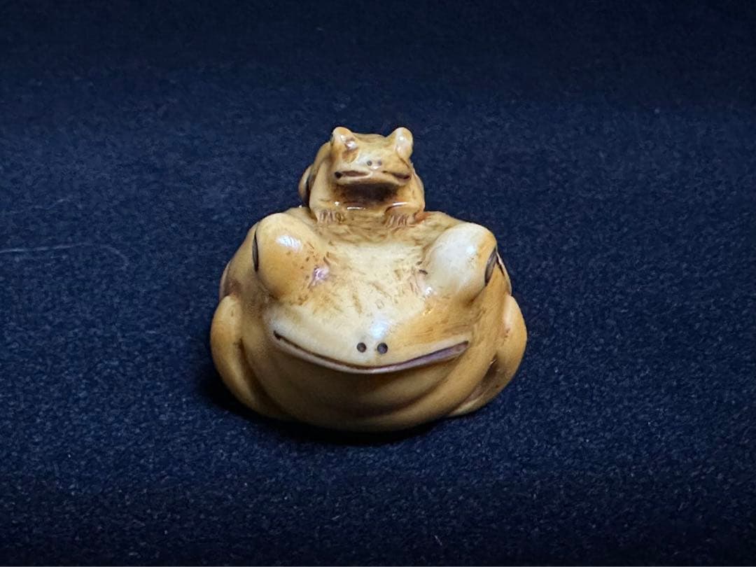 根付　アンティーク　象牙調　彫刻 細工 古美術品　 置物　細密細工　骨董