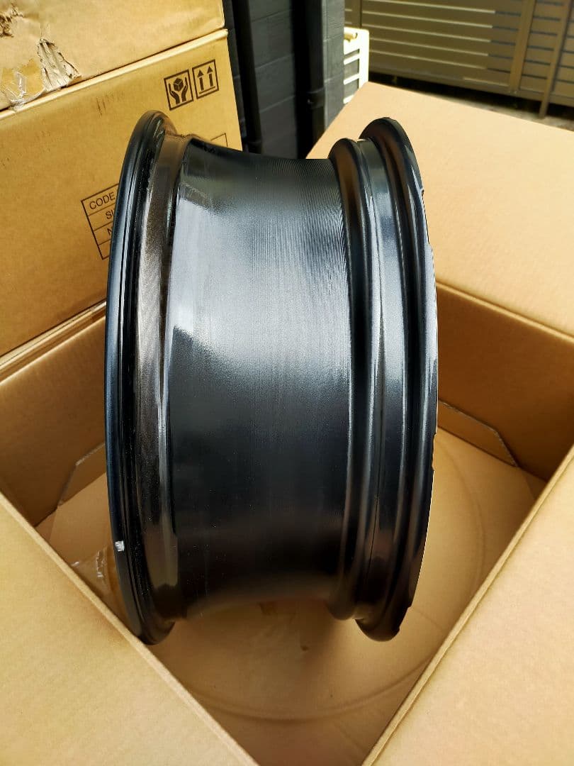 トヨタヤリスクロス18インチ 純正アルミホイール2本