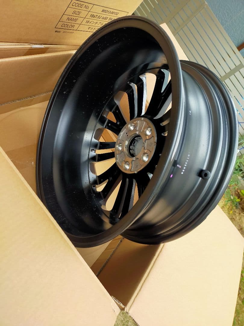 トヨタヤリスクロス18インチ 純正アルミホイール2本