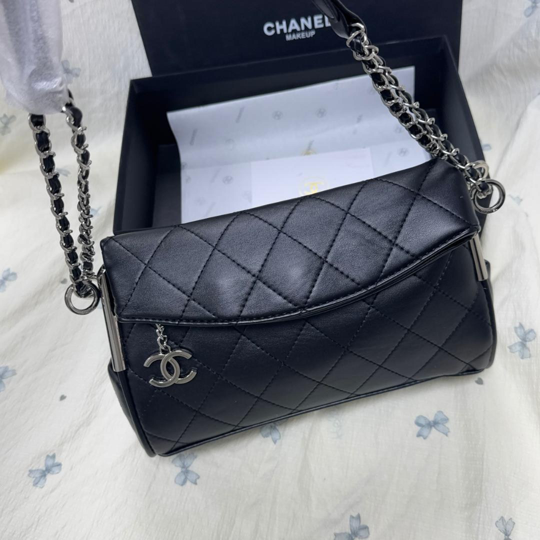 VIP美品 ブラック キルティング ショルダーバッグokj