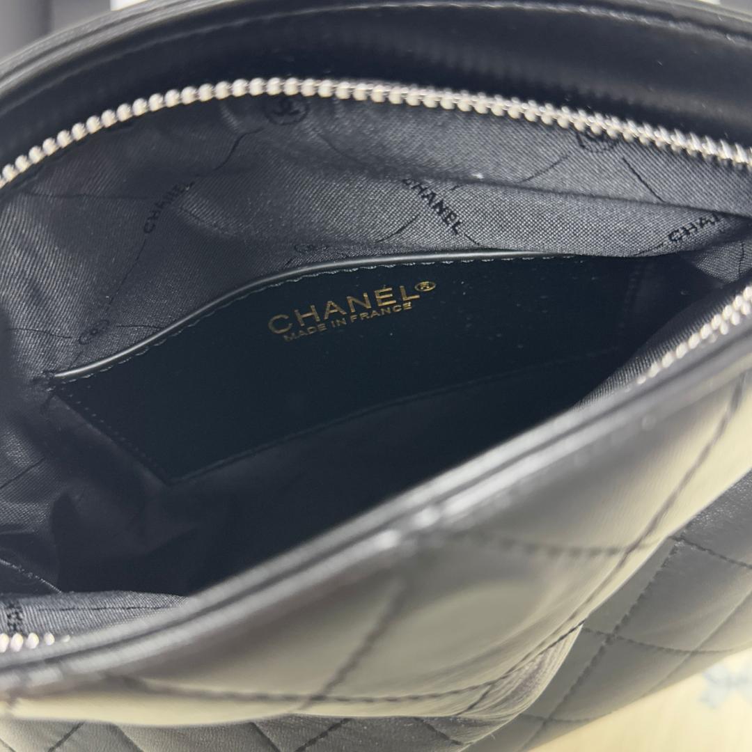 VIP美品 ブラック キルティング ショルダーバッグokj