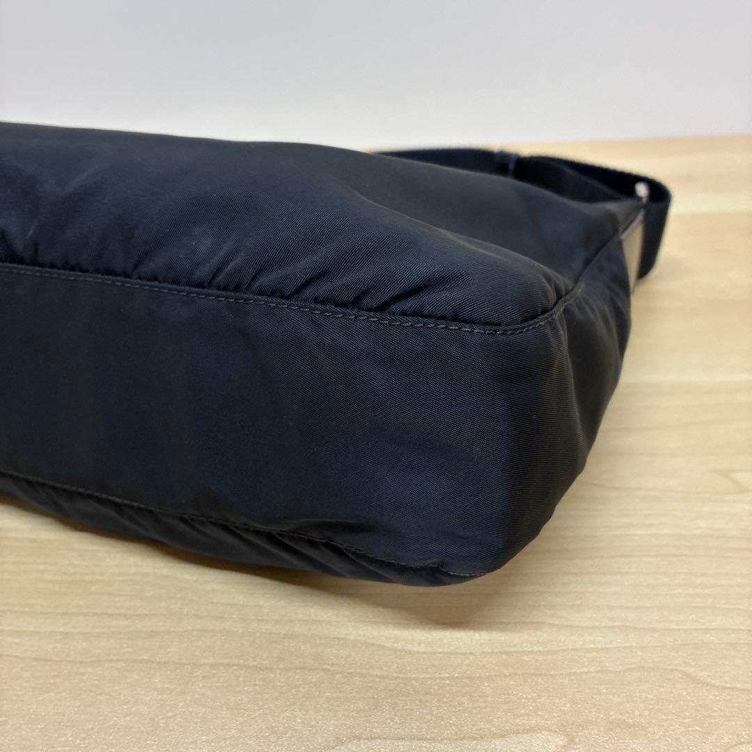 PRADA プラダ　ショルダーバッグ　ナイロン　ブラック　BT0421