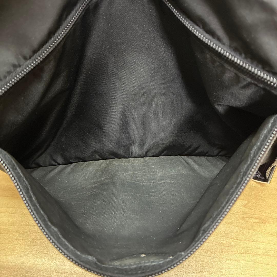 PRADA プラダ　ショルダーバッグ　ナイロン　ブラック　BT0421