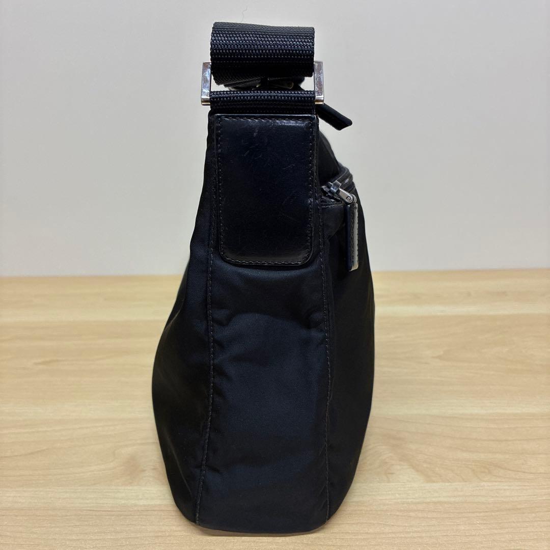 PRADA プラダ　ショルダーバッグ　ナイロン　ブラック　BT0421