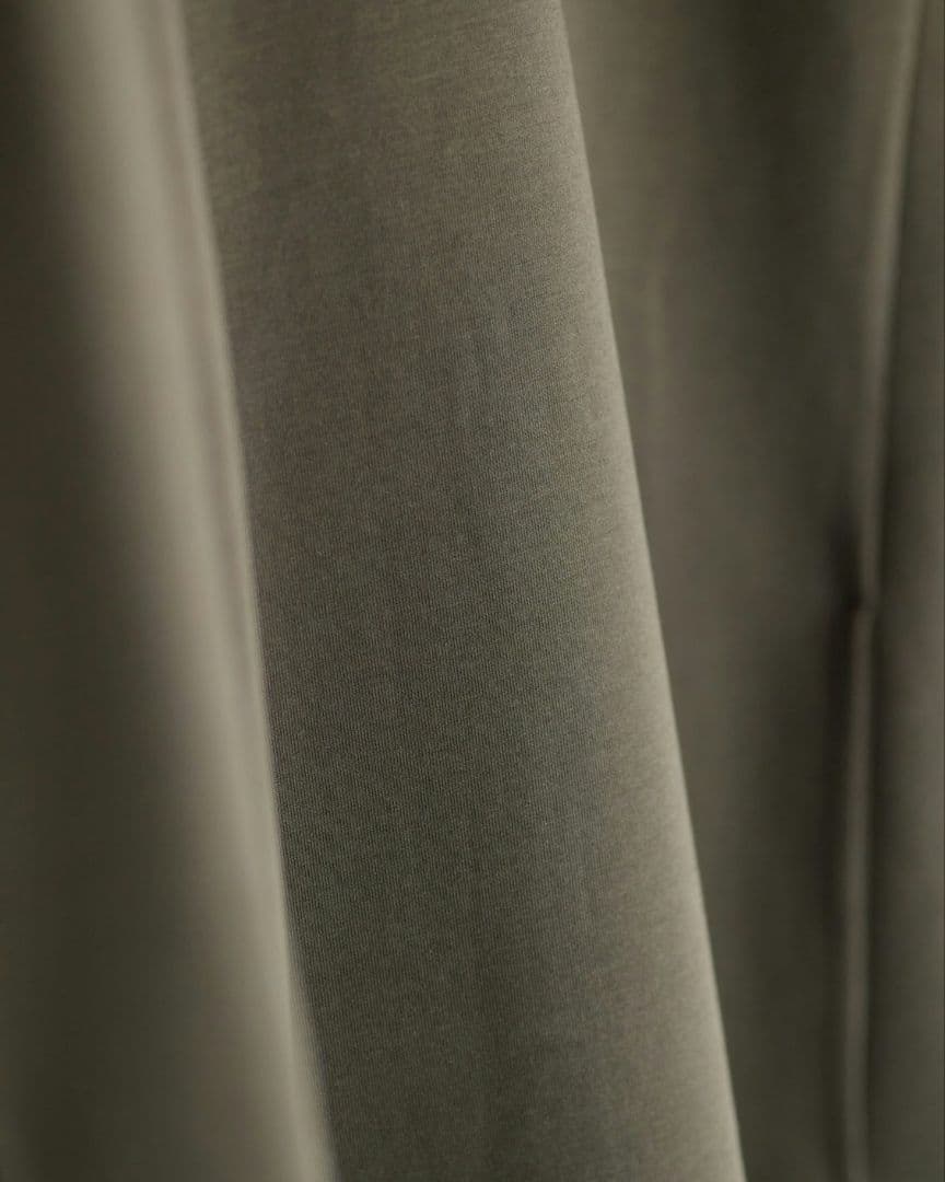 1743　北欧暮らしの道具店　シワになりにくいポンチ素材のワンピース　オリーブM