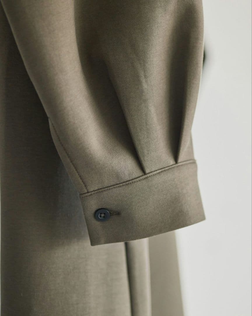 1743　北欧暮らしの道具店　シワになりにくいポンチ素材のワンピース　オリーブM