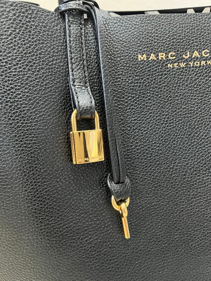 MARC JACOBS マークジェイコブストートバッグ A4サイズ収納可 黒