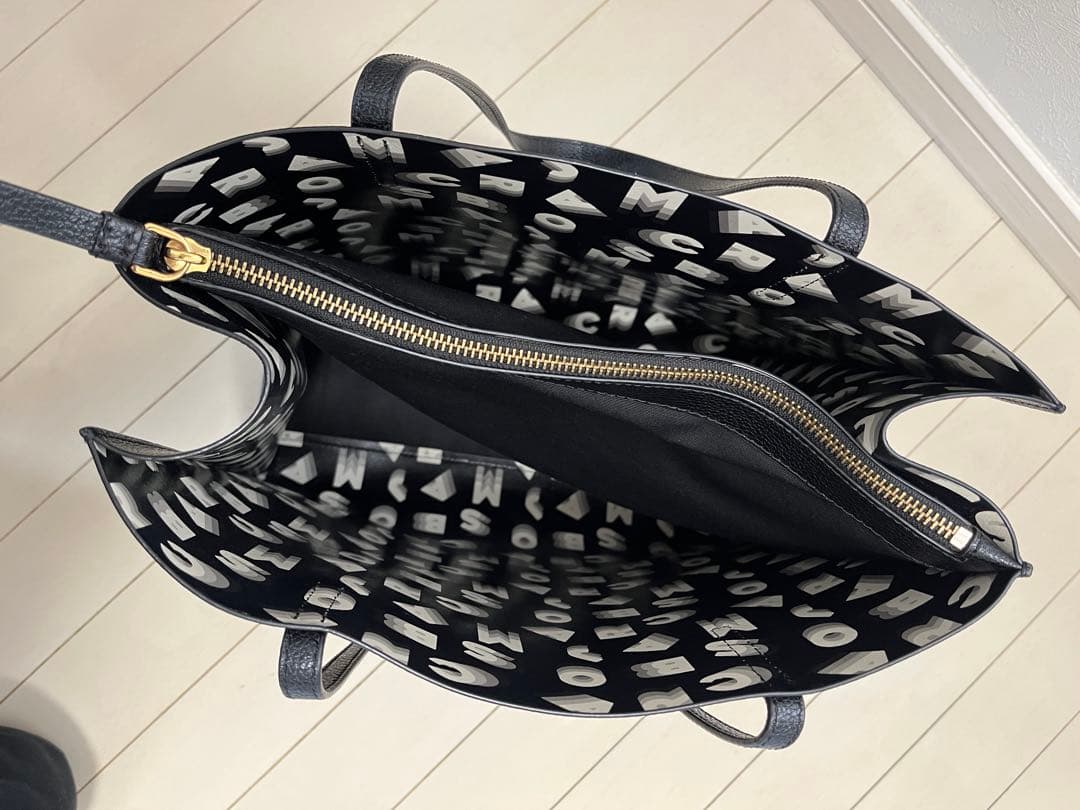 MARC JACOBS マークジェイコブストートバッグ A4サイズ収納可 黒