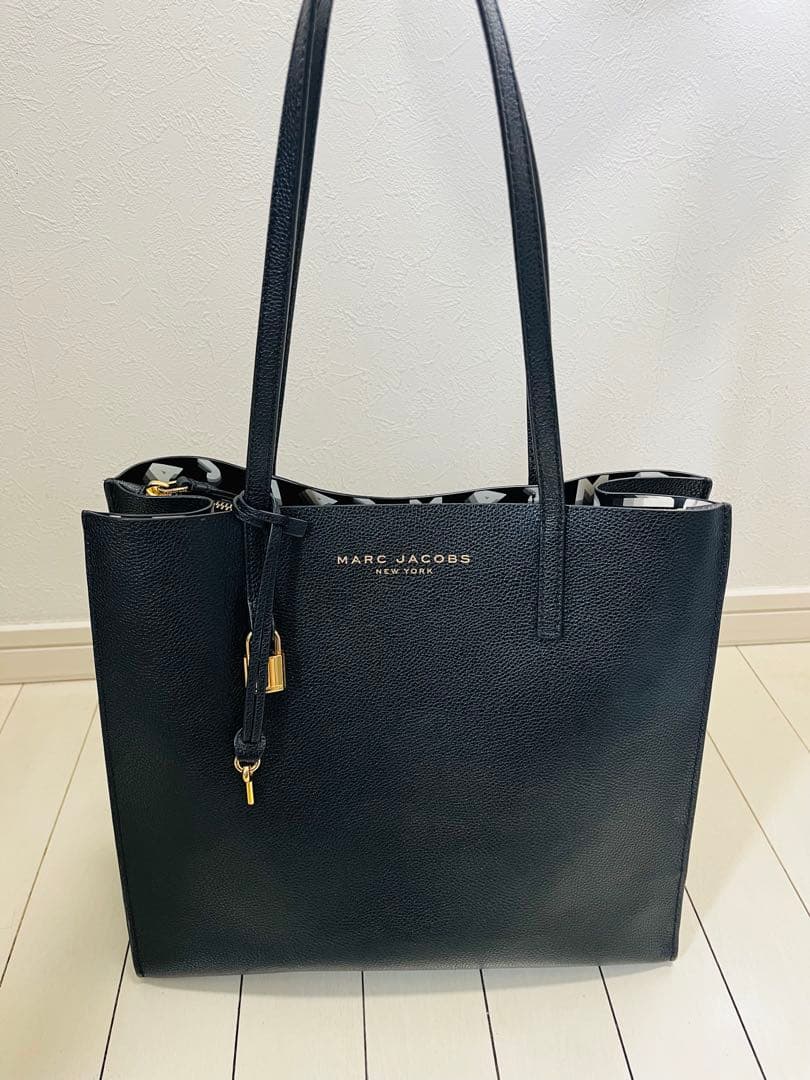 MARC JACOBS マークジェイコブストートバッグ A4サイズ収納可 黒