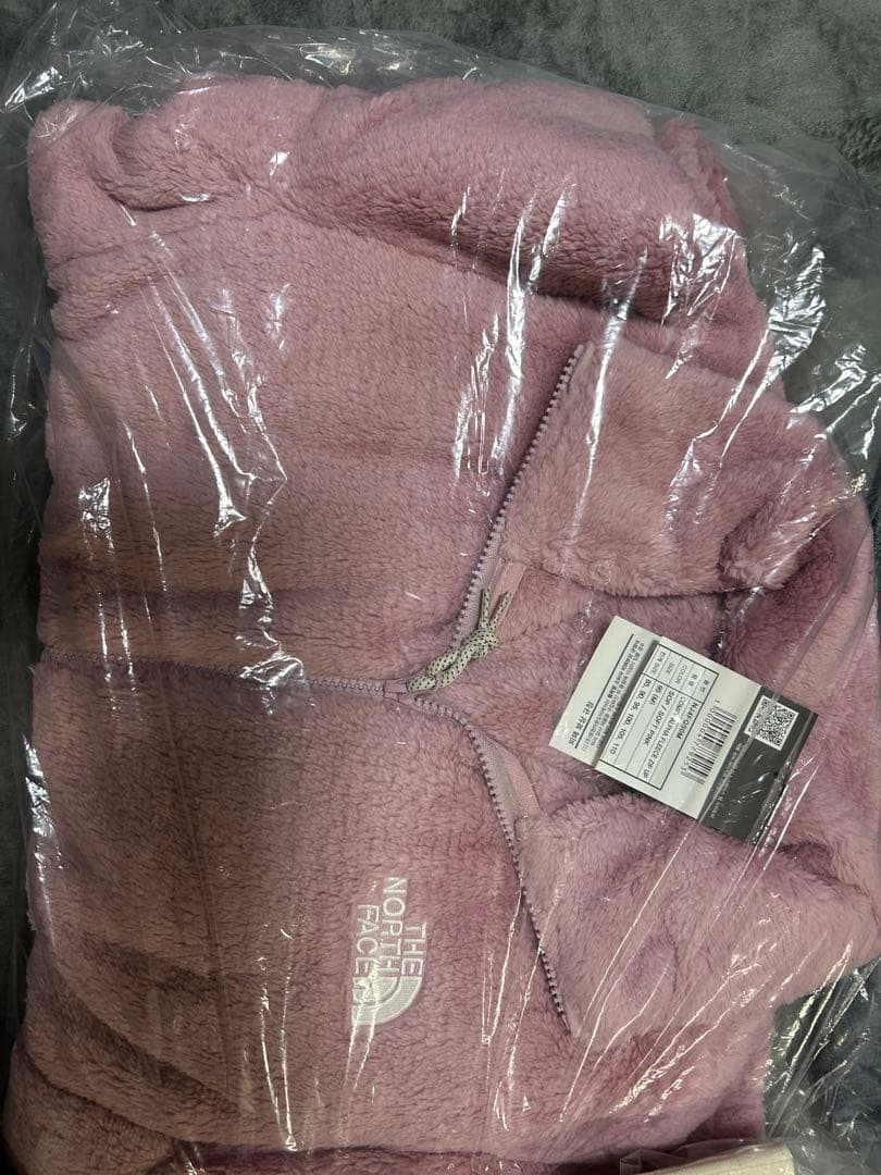 THE NORTH FACE ピンク フリースジャケットとトートバッグ