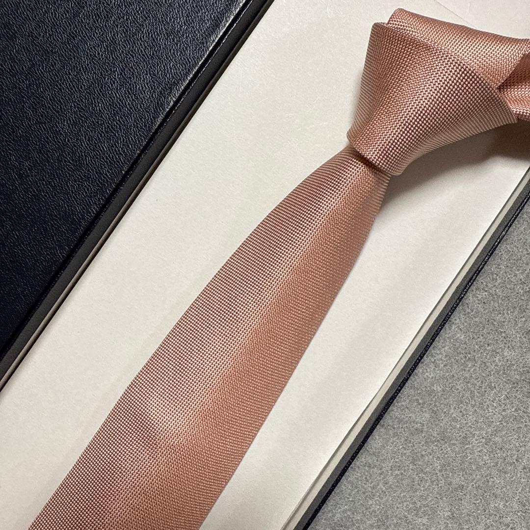 プラダ　ネクタイ　赤ピンク　無地　シルクジャガード