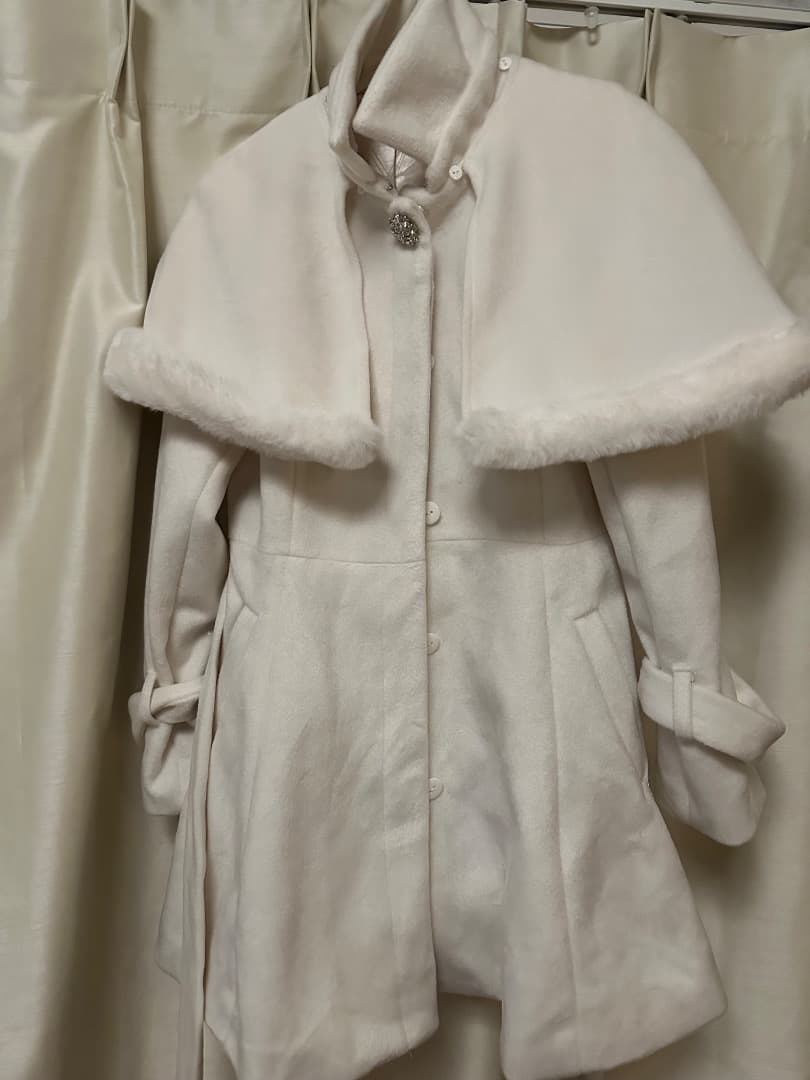 完売品♡ケープ付きホワイトコート Aライン リボン 美品