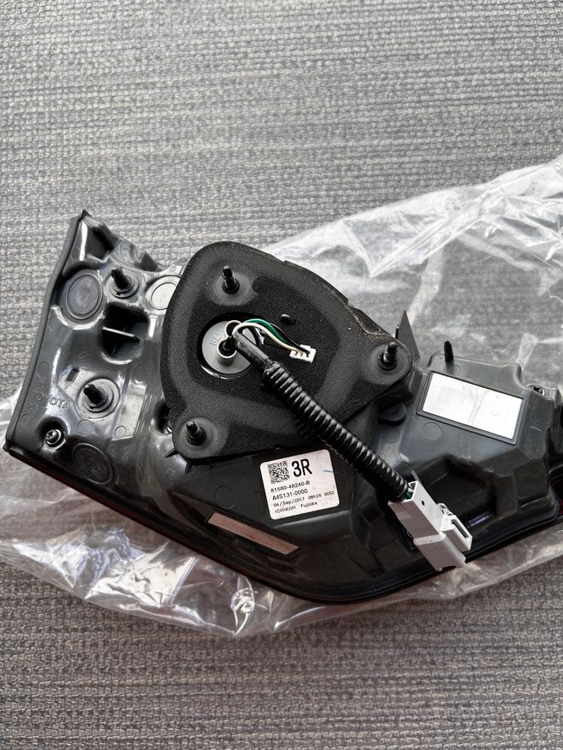 極上　60ハリアー 純正　後期テール　送料込み