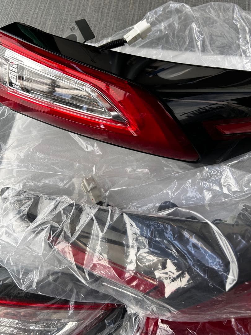 極上　60ハリアー 純正　後期テール　送料込み