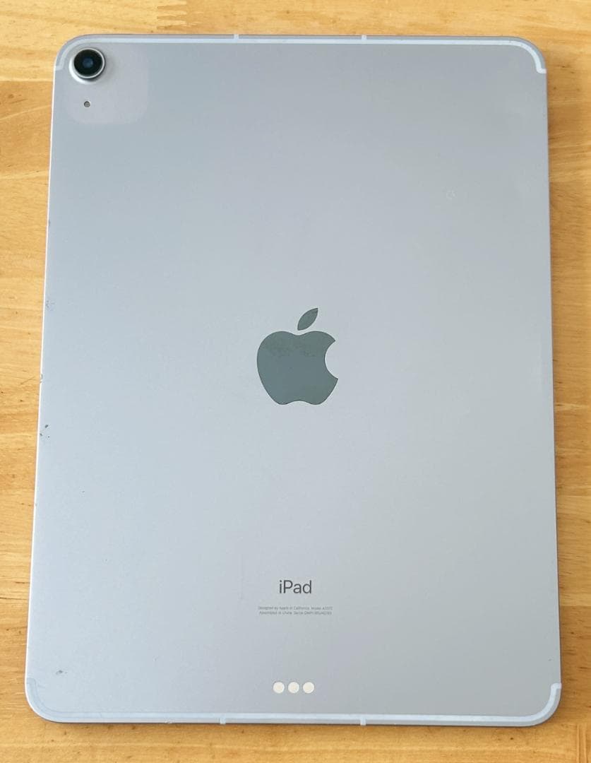 ほ*ん様 ジャンク【Simフリー】iPad Air 第4世代 64GB スカイブ
