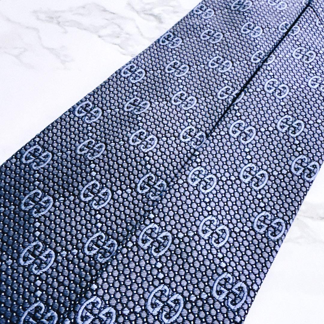 ✨未使用クラス✨汚れなし✨GUCCI GG柄　ナロータイ　ブルー　ネクタイ