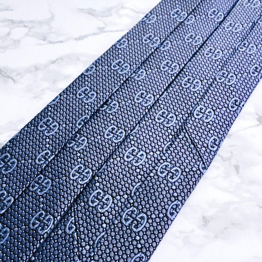 ✨未使用クラス✨汚れなし✨GUCCI GG柄　ナロータイ　ブルー　ネクタイ