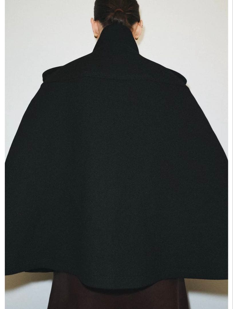 タグ付新品★ZARAのMANTECOウールブレンドケープ★Sサイズ★ブラック色