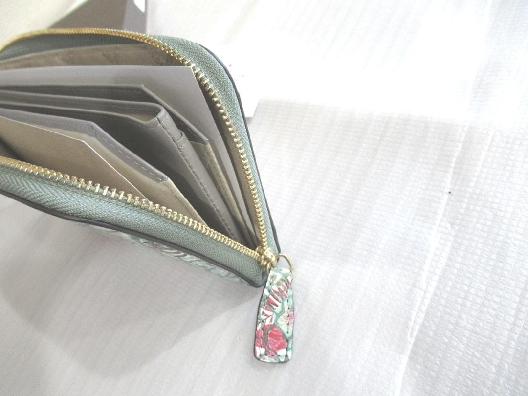 ペレボルサ (PELLE BORSA)L字ファスナー長財布Flora 6202