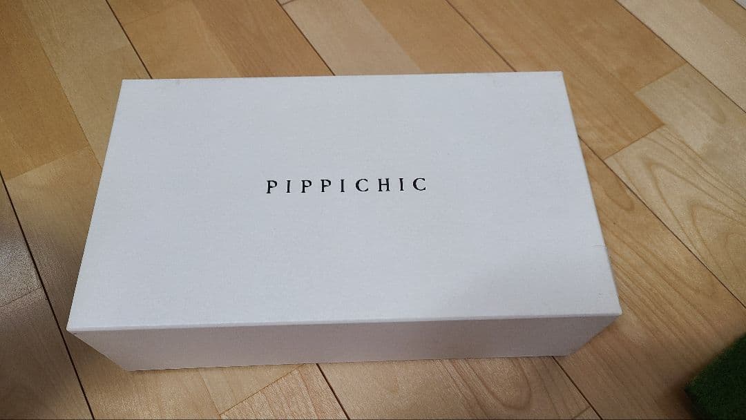 新品　PIPPICHIC ピッピシック ビジューつき フラットシューズ