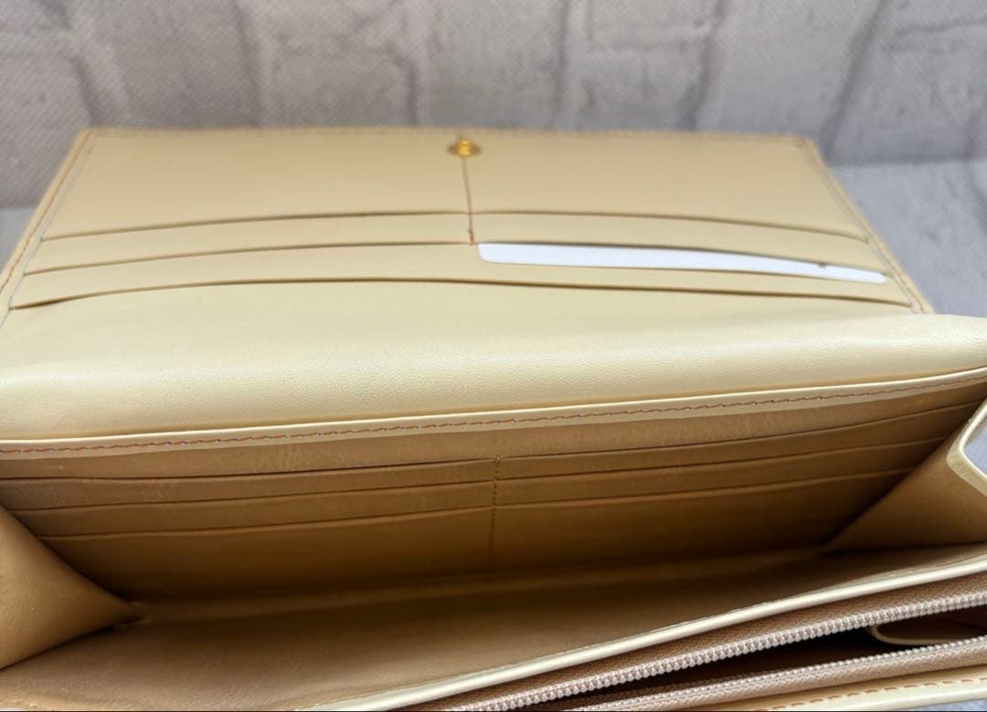 【新品未使用】キタムラ 長財布 花柄 ベージュ クリーム