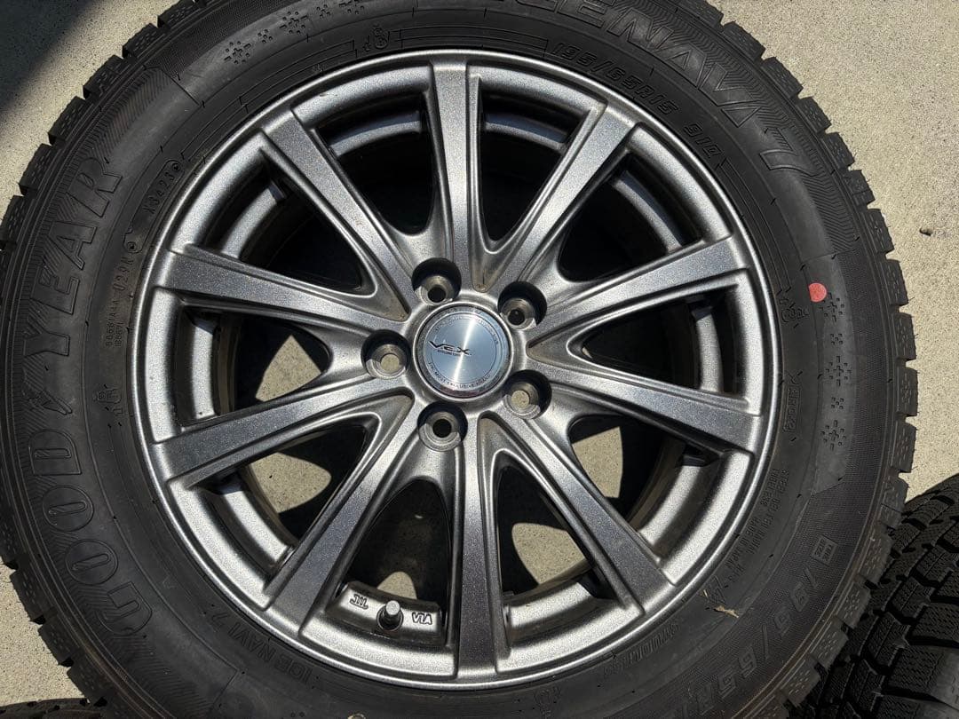 のっちさん専用【美品】プリウス　スタッドレスタイヤ2本 2023年製