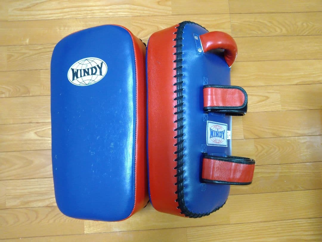 WINDY キックミット 青/赤 2個セット