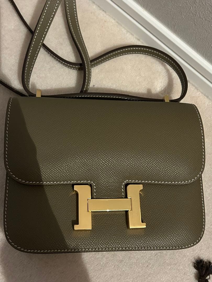 Hロゴマーク　ショルダーバッグ