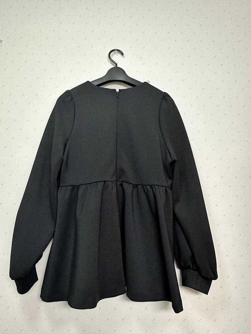 【新品】　UNITED ARROWS パールモチーフペプラムヴラウス