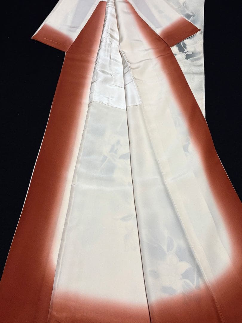 未使用品　和服　正絹　手描き.暈し染め　花模様　付下げ(斉藤三才.作家物)落款