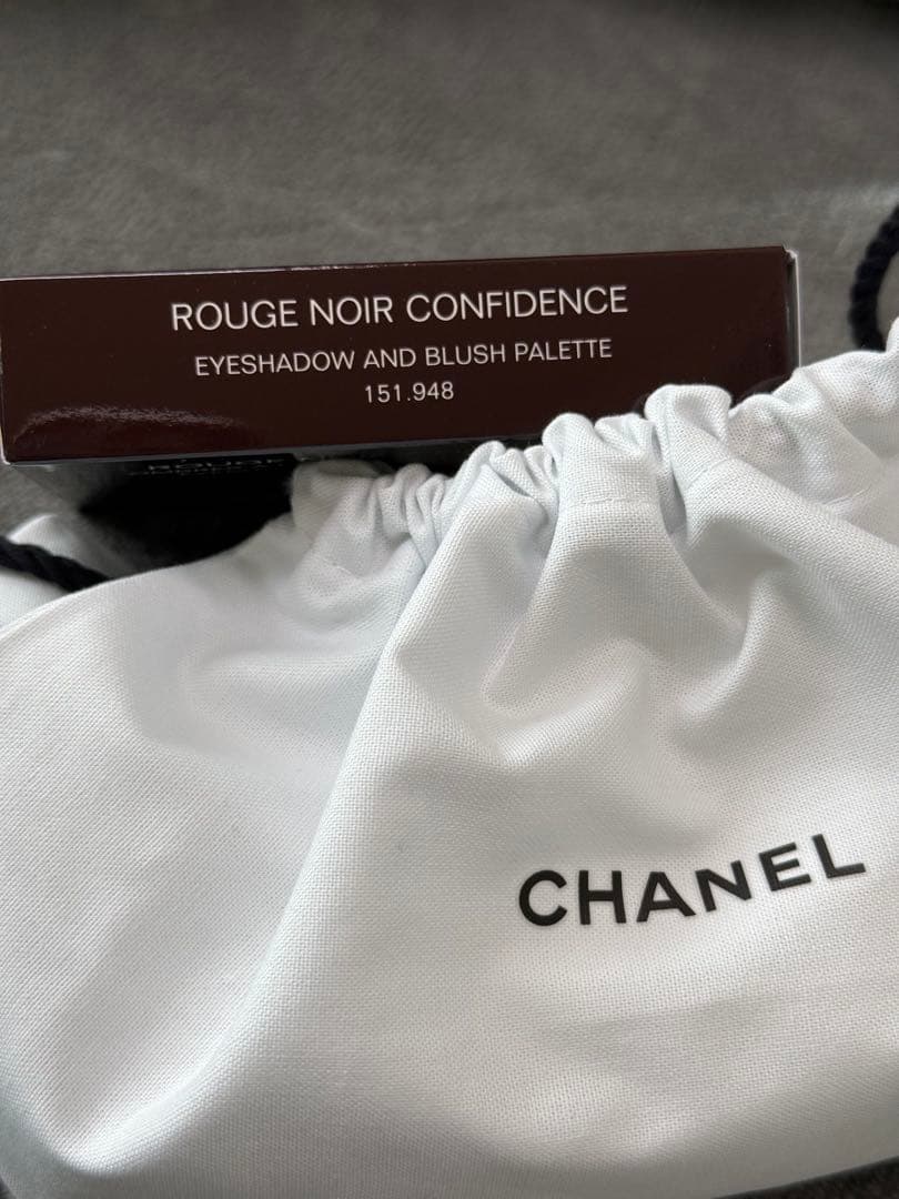 新品　シャネル　ルージュ ヌワール コンフィダンス アイ＆チークカラー パレット