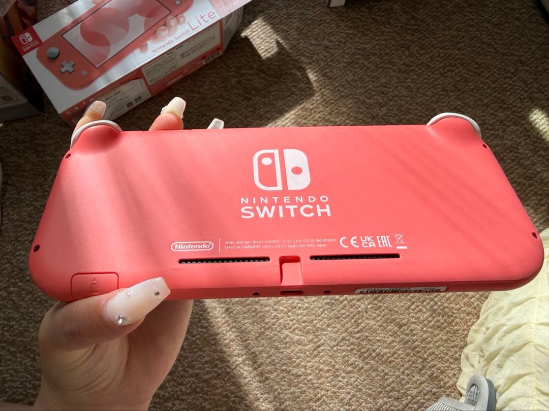 Nintend switch Lite 本体