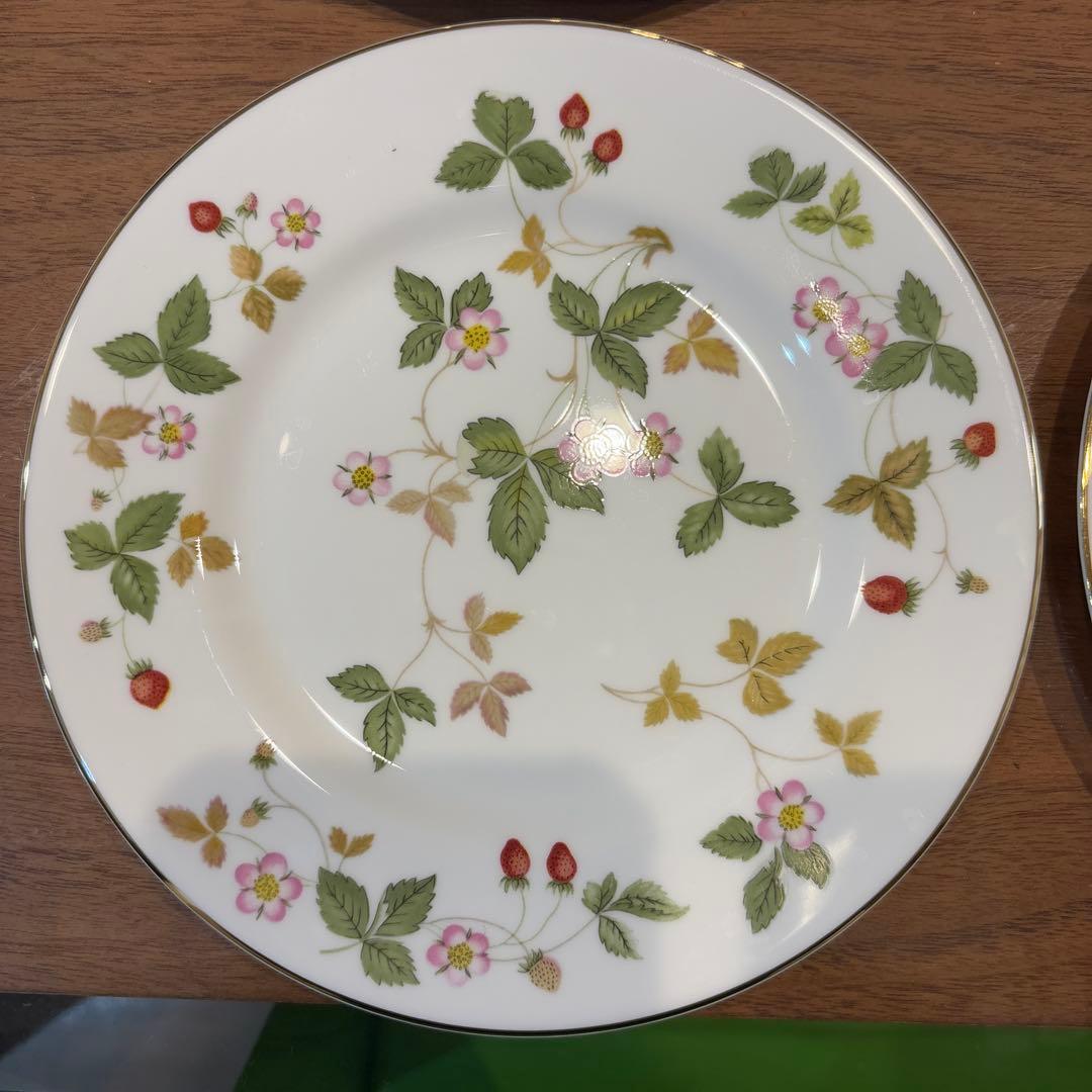 ウェッジウッド　ワイルドストロベリー　直径18センチ　プレート4枚セット