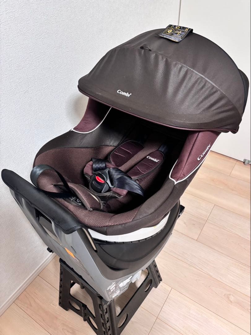 美品　コンビ ネルーム lite ISOFIX EF チャイルドシート　回転式