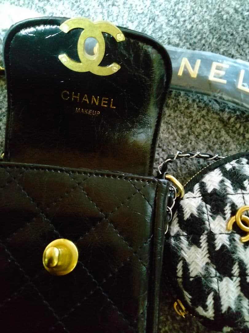 CHANEL VIP シャネル 非売品 スマホ　ショルダ 未使用