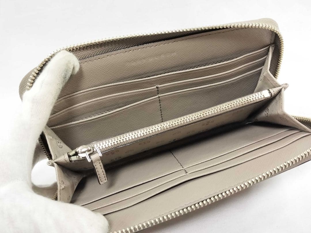 【未使用に近い】Tory Burch 長財布 ベージュ