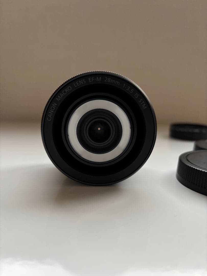 Canon EF-M 28mm f/3.5 IS STM マクロレンズ