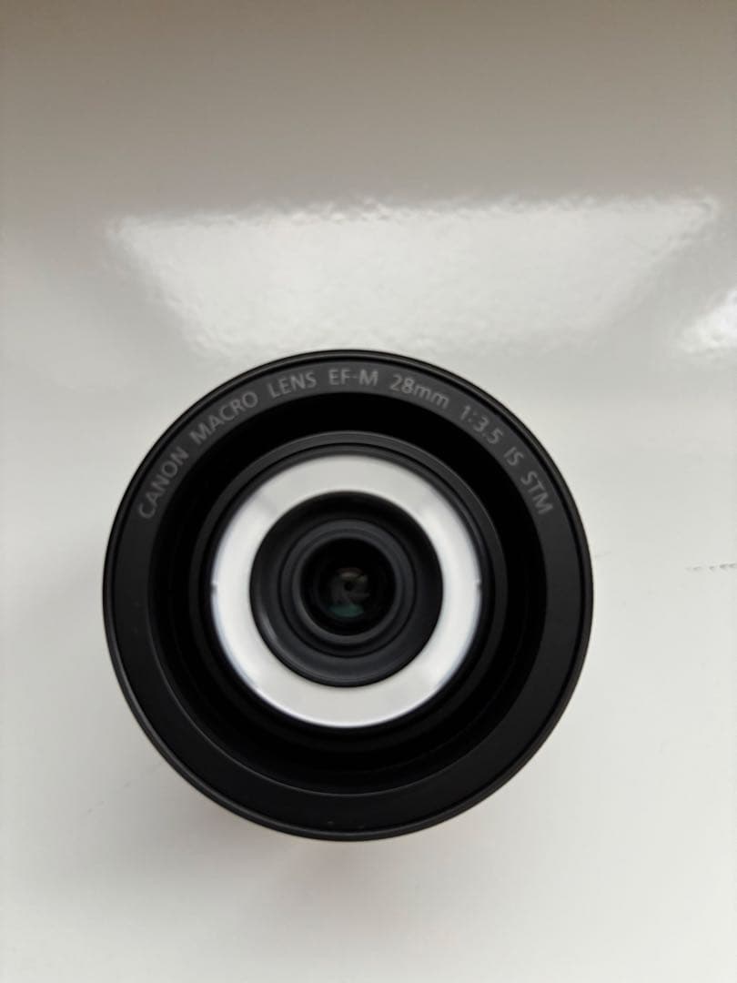 Canon EF-M 28mm f/3.5 IS STM マクロレンズ