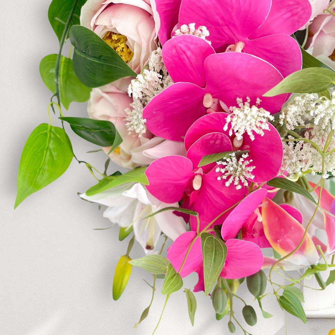 開店祝い・退職祝い・特別な贈り物に ─ 華やかロングスワッグアレンジメント