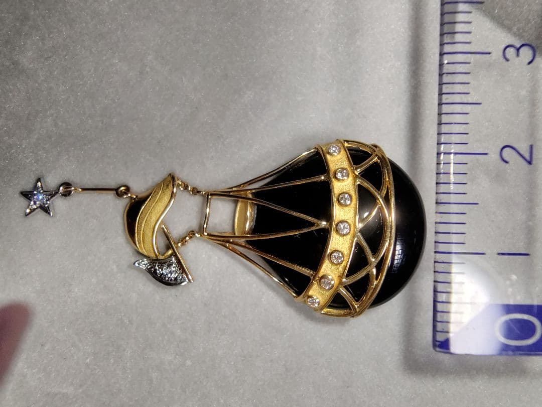 ふみちゃん 作家石川暢子 NOBUKO 気球ブローチ　ペンダント