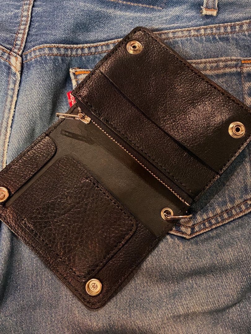 トラッカーウォレット　ミドルサイズ　シボ革　クロスボールコンチョ　合金シルバー