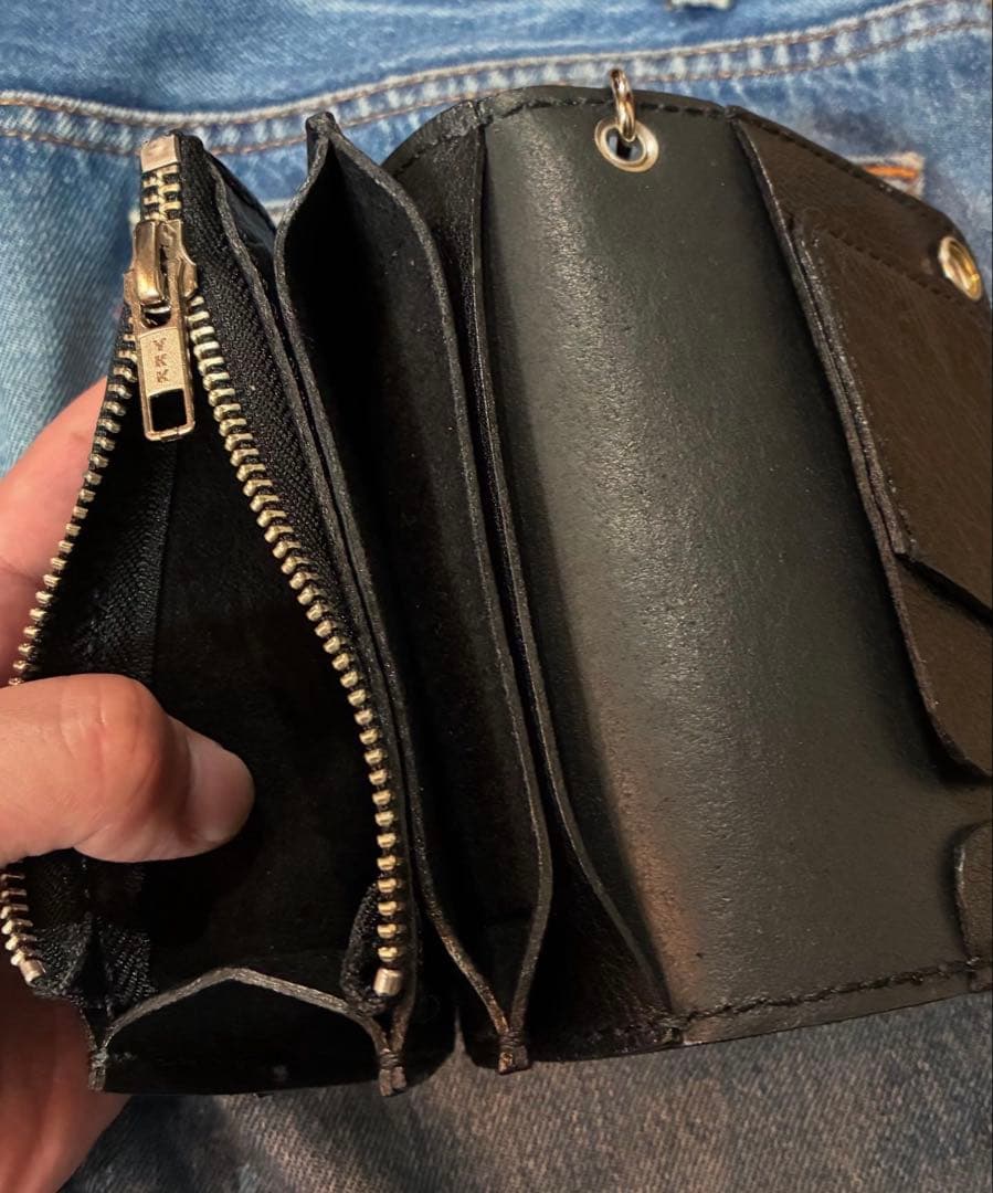 トラッカーウォレット　ミドルサイズ　シボ革　クロスボールコンチョ　合金シルバー