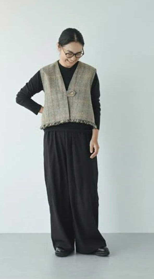 北欧の暮らしの道具店ヘリンボーン柄のウールのベスト フリンジ付き