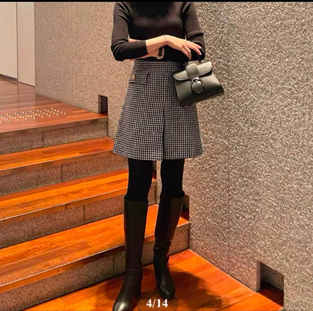 チェックミニスカート