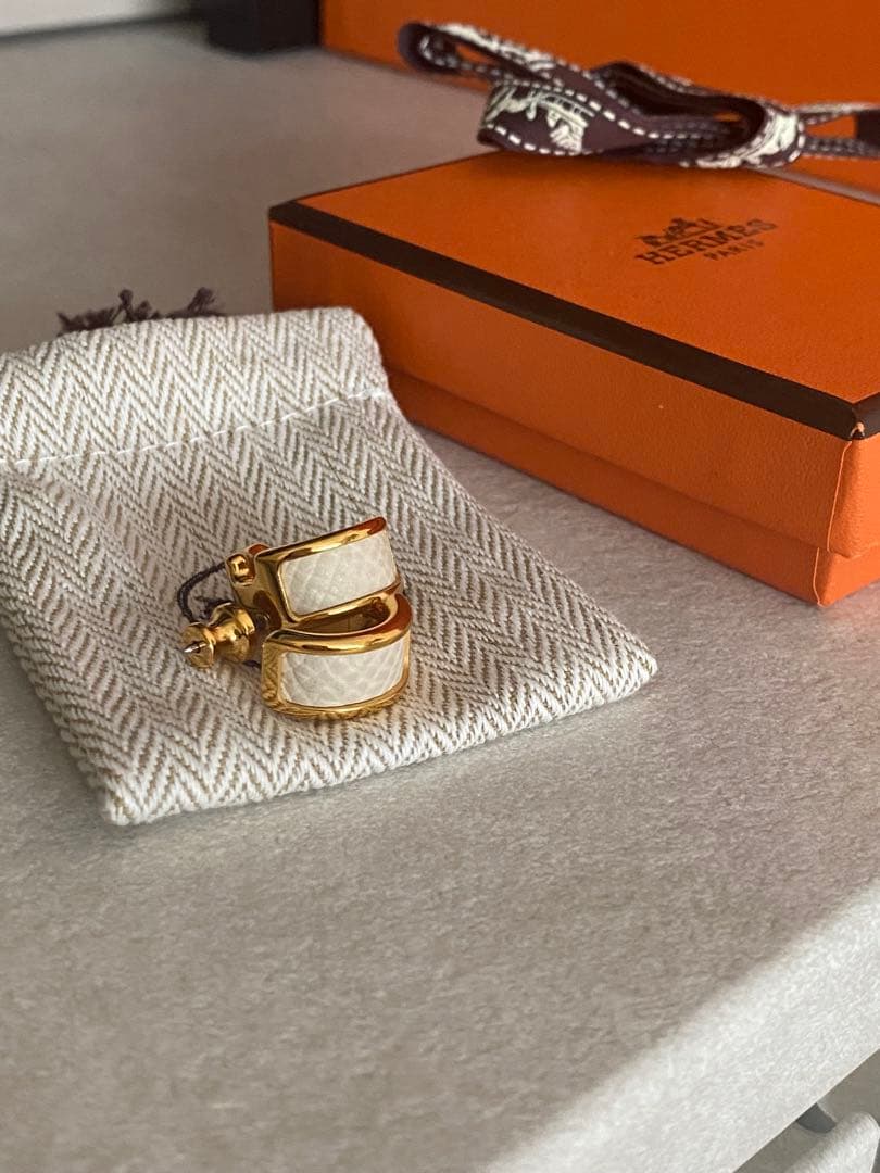 【新品】HERMES エルメス オランプ ピアス ゴールド クレ