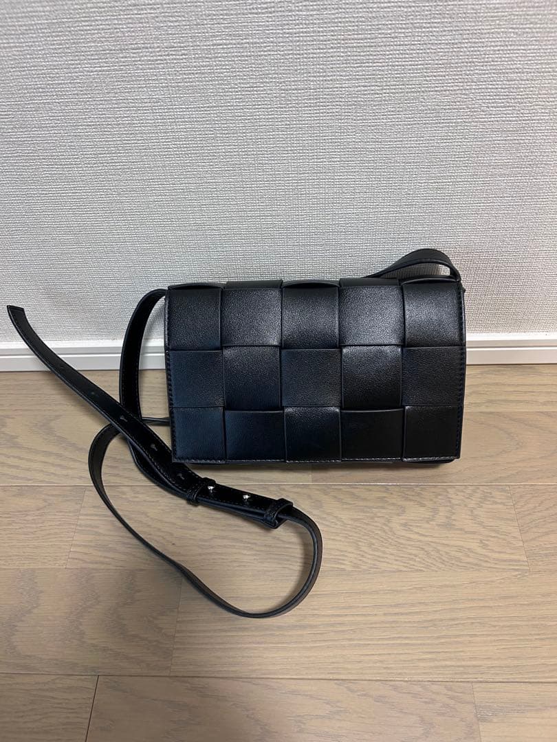ボッデガ　スモールカセット風ショルダーバッグ