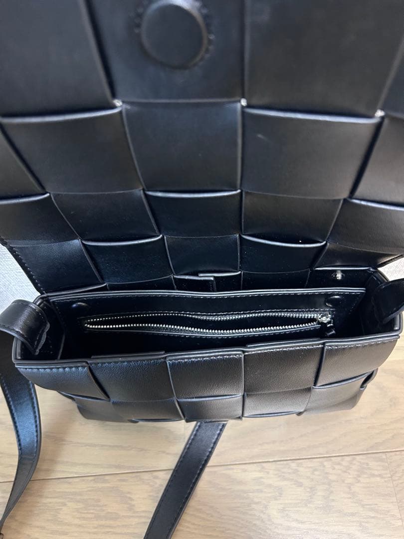 ボッデガ　スモールカセット風ショルダーバッグ