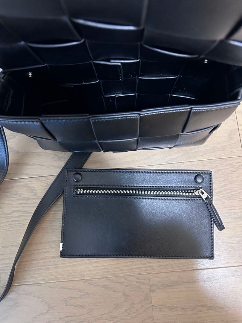 ボッデガ　スモールカセット風ショルダーバッグ